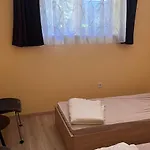 Manuela Ifjusagi Szallashely מלון באלאטונפורד