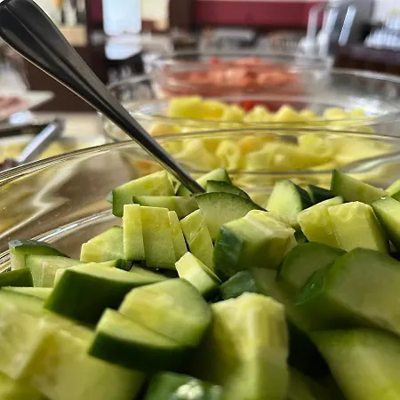 Manuela Ifjusagi Hotel