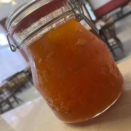 Manuela Ifjusagi Hotell *