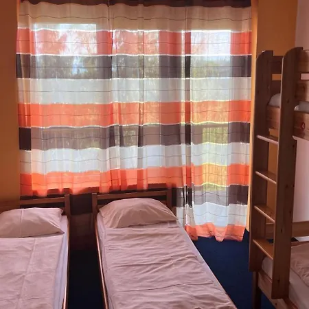 Manuela Ifjusagi Szallashely Hotel