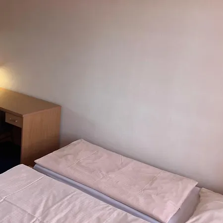 Manuela Ifjusagi Szallashely