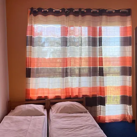 Manuela Ifjusagi Szallashely Hotel