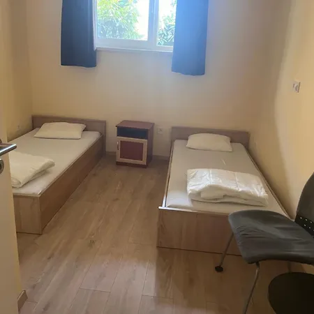 Manuela Ifjusagi Otel
