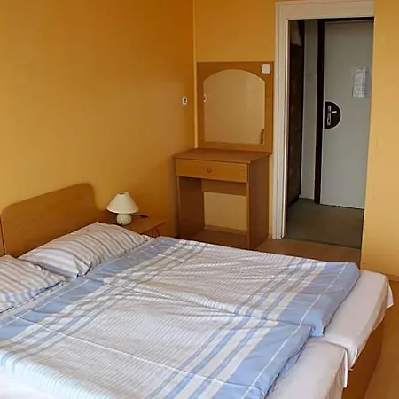 Hotel Manuela Ifjusagi Szallashely