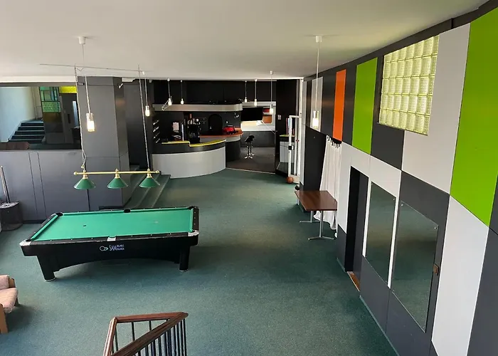 Hotel Manuela Ifjusagi Szallashely *