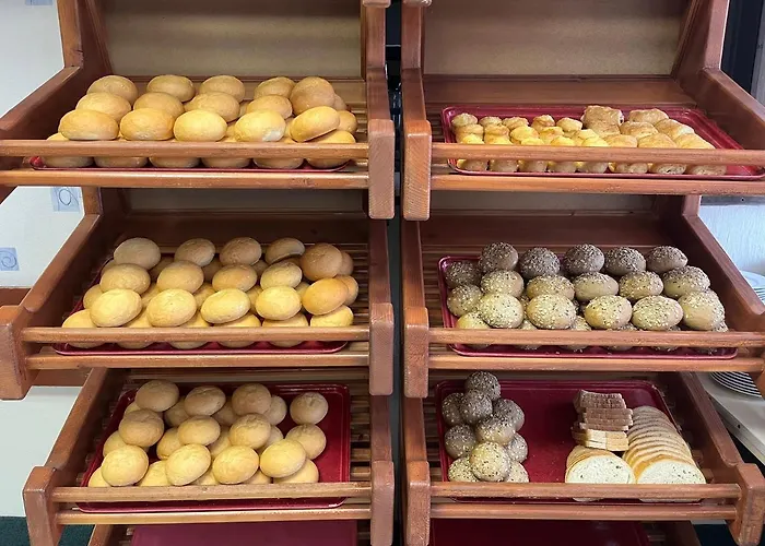 Manuela Ifjusagi Szallashely